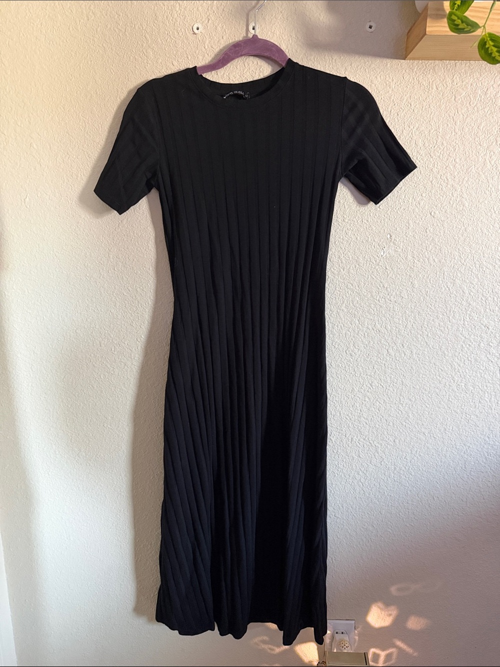 Zara Black Short-Sleeve Ribbed Midi Dress